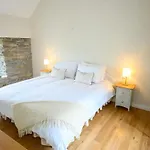 Old School Road Sleeps 6
