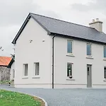 Old School Road Sleeps 6 * Killarney