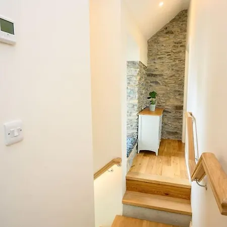 Old School Road Sleeps 6 Cill Airne