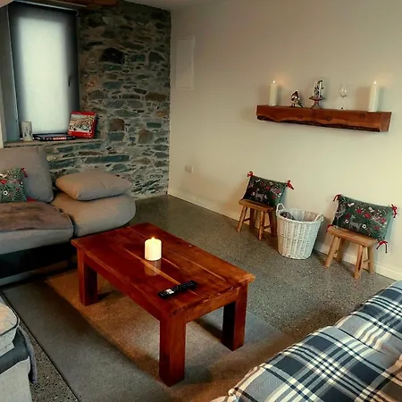 Dom wakacyjny Old School Road Sleeps 6