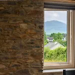 Old School Road Sleeps 6 Tatil Evi