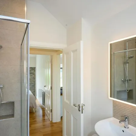 Old School Road Sleeps 6 Ferienhaus *