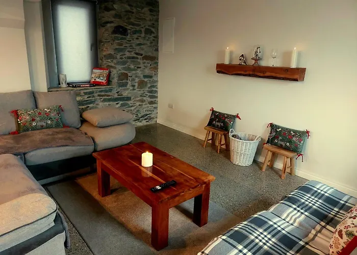 Semesterbostad Old School Road Sleeps 6